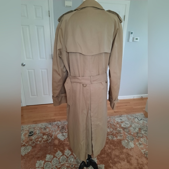 Vintage Burberry trench coat - Picture 2 of 15